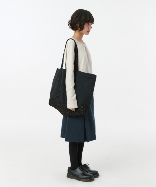 OHESHIO(オヘシオ)の「SHIRRING COLOR BLOCK LONG SLEEVE, FLORAL OATMEAL(Tシャツ/カットソー・レディース・その他・FREE)」の7枚目の写真
