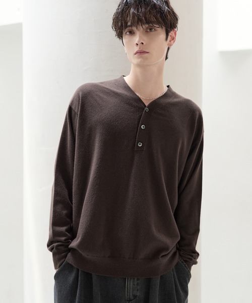 ETELIO(エテリオ)の「カシミヤ混Vネックヘンリーネックニット(ニット/セーター・メンズ・ブルー/ブラック/ワイン/ブラウン/チャコール/アイボリー・L/XL/S/M)」の5枚目の写真