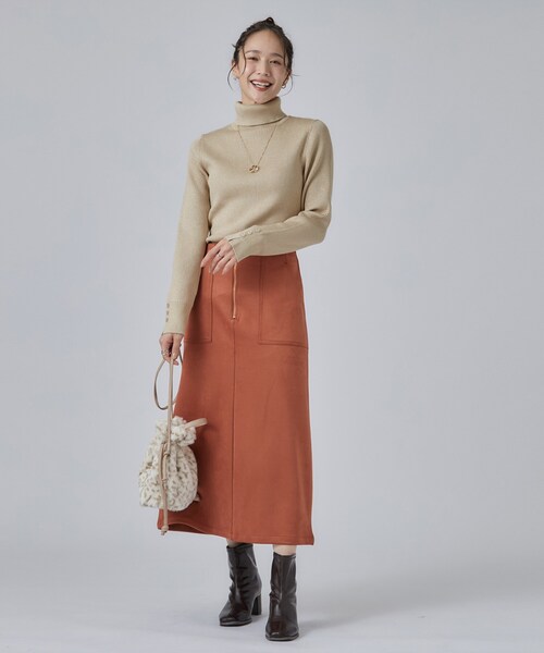 SHOO・LA・RUE(シューラルー)の「【絶妙なゆるピタ/S-LL/洗濯機可】華やかラメリブタートルニット(ニット/セーター・レディース・ゴールド/シルバー・03/02/01/04)」の9枚目の写真