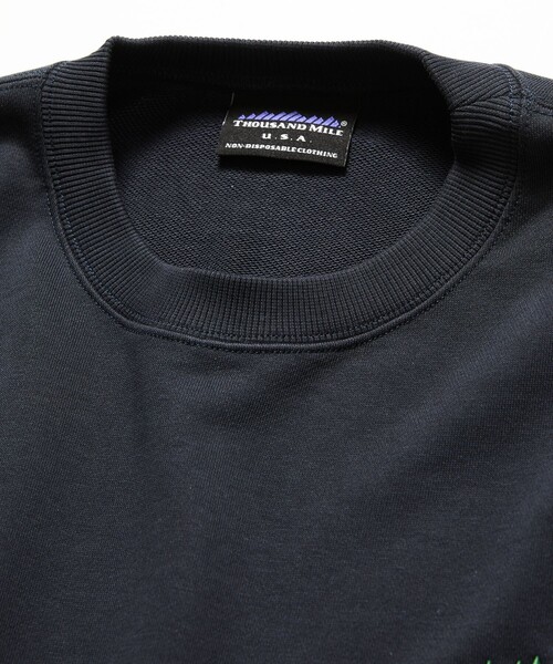 THOUSAND MILE(サウザンドマイル)の「THOUSAND MILE/サウザンドマイル 限定展開 THOUSAND MILE×FREAK'S STORE / サウザンドマイル 別注 クルーネック プルオーバー スウェット(スウェット・メンズ・ベージュ/チャコールグレー/ネイビー/アッシュグレー・SMALL/LARGE/MEDIUM)」の6枚目の写真