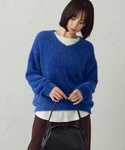 COMME CA ISM(コムサイズム)の「マシンウォッシャブル シャギー V ネックニット(ニット/セーター・レディース・グレー/チャコール/ブルー/ベージュ・FREE)」の1枚目の写真