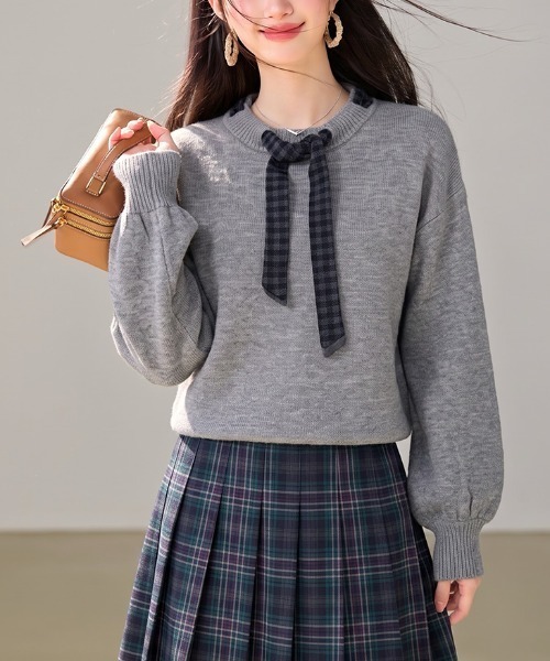LUCPY（ラクピー）の「チェックリボン襟付きニットプルオーバー（その他トップス・レディース・グレー・X-LARGE/LARGE/MEDIUM/SMALL）」の5枚目の写真