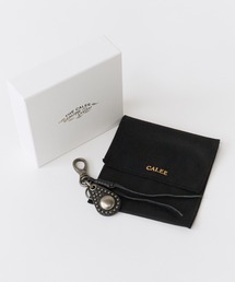CALEE（キャリー）の「CALEE/キャリー STUDS LEATHER CHARM KEY RING スタッズ レザー チャーム キーリング メッキ メンズ レディース アメカジ バイカー ロック 2026秋冬（キーケース/キーアクセサリー）」