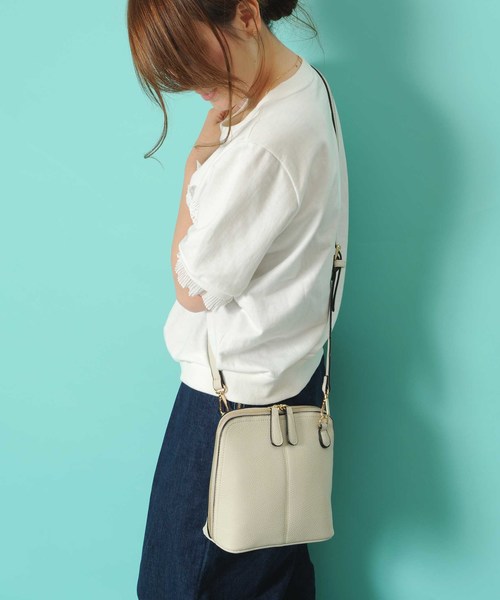 PLAIN CLOTHING（プレーンクロージング）の「【選べる6カラー】ミニマルワントーンショルダーバッグ（ショルダーバッグ・レディース・グレー/カーキ/ブラック/ホワイト/レッド/キャメル・FREE）」の2枚目の写真