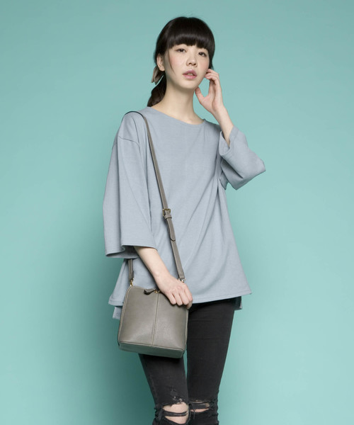 PLAIN CLOTHING（プレーンクロージング）の「【選べる6カラー】ミニマルワントーンショルダーバッグ（ショルダーバッグ・レディース・グレー/カーキ/ブラック/ホワイト/レッド/キャメル・FREE）」の17枚目の写真