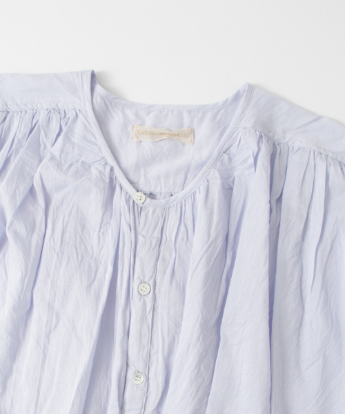 URBAN RESEARCH（アーバンリサーチ）の「UR ローンギャザーチュニック（ワンピース・レディース・ライトブルー/オフホワイト/スミクロ・FREE）」の15枚目の写真