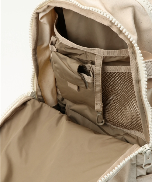 F/CE. (エフシーイー)の「No.3 CANVAS TRAVEL BACK PACK / ナンバースリー キャンバス トラベル バックパック(バックパック/リュック・レディース・アイボリー/ブラック・FREE)」の14枚目の写真