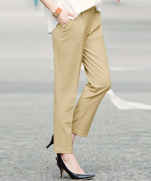 Pierrot（ピエロ）の「360°美脚見えストレートテーパードパンツ センタープレス（その他パンツ・レディース・ベージュ系その他/ライトカーキ/ピンクベージュ/ベージュ/ネイビー/ストライプ/ホワイト系その他/ブラウン/チャコール/ブラック/ブラウン系その他/ピンク系その他/サンドベージュ/グレー/ブルー/ホワイト/モカ/グリーン/ブルー系その他/イエロー/スモークピンク/ラベンダー/ブルーグリーン/パープル系その他/ブラック系その他/キャメル/ブラウン系その他2/ベージュ系その他2/グリーン系その他/グレイッシュベージュ/テラコッタ/イエロー系その他/ブルー系その他2/ミント/ベージュ系その他3/ピンク/ブルーパープル/インディゴブルー・L/S/M/LL/XS/SS）」の13枚目の写真