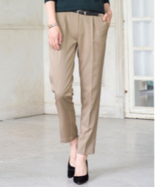 Pierrot（ピエロ）の「360°美脚見えストレートテーパードパンツ センタープレス（その他パンツ・レディース・ベージュ系その他/ライトカーキ/ピンクベージュ/ベージュ/ネイビー/ストライプ/ホワイト系その他/ブラウン/チャコール/ブラック/ブラウン系その他/ピンク系その他/サンドベージュ/グレー/ブルー/ホワイト/モカ/グリーン/ブルー系その他/イエロー/スモークピンク/ラベンダー/ブルーグリーン/パープル系その他/ブラック系その他/キャメル/ブラウン系その他2/ベージュ系その他2/グリーン系その他/グレイッシュベージュ/テラコッタ/イエロー系その他/ブルー系その他2/ミント/ベージュ系その他3/ピンク/ブルーパープル/インディゴブルー・L/S/M/LL/XS/SS）」の15枚目の写真