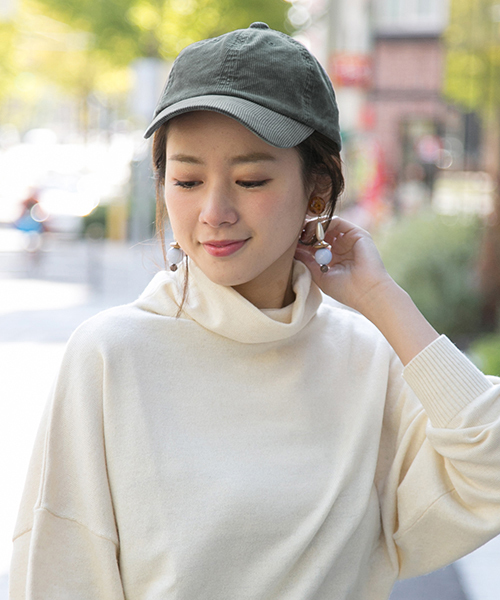 URBAN RESEARCH（アーバンリサーチ）の「UR コーデュロイCAP（キャップ・レディース・ネイビー/ベージュ/ボルドー/グレー・FREE）」の2枚目の写真