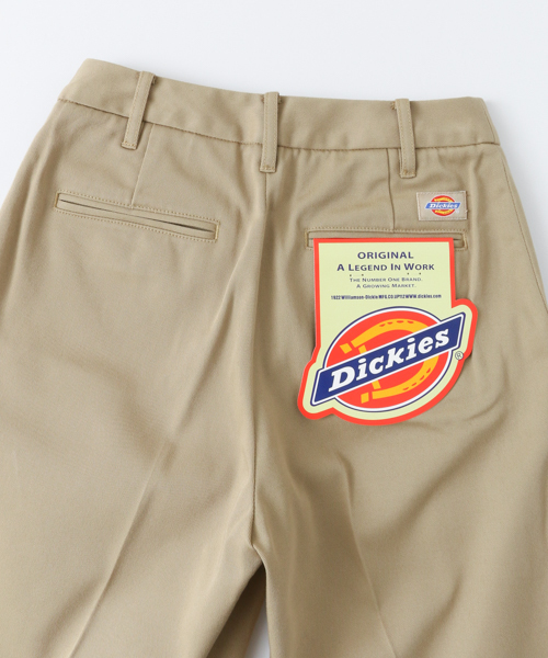 Dickies（ディッキーズ）の「UR DICKIES 別注TCタックテーパードパンツ（その他パンツ・レディース・ブラック/ベージュ/グレー・SMALL/MEDIUM）」の7枚目の写真