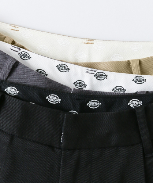 Dickies（ディッキーズ）の「UR DICKIES 別注TCタックテーパードパンツ（その他パンツ・レディース・ブラック/ベージュ/グレー・SMALL/MEDIUM）」の4枚目の写真