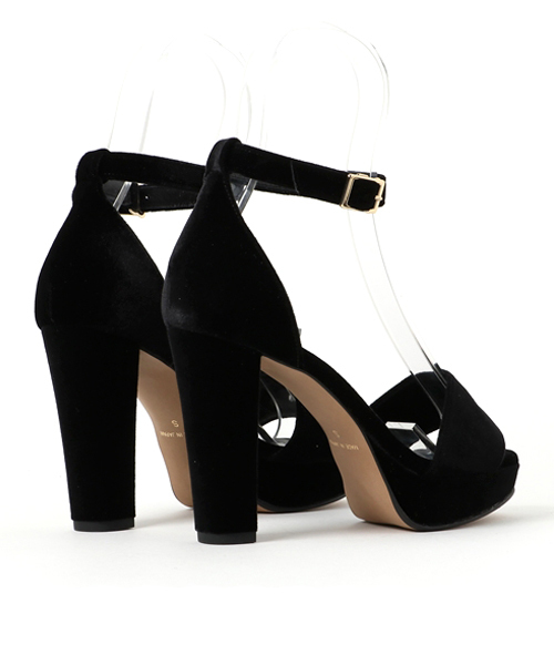 PINKY&DIANNE（ピンキーアンドダイアン）の「ベロアアンクルベルトサンダル（パンプス・レディース・ボルドー/ナチュラル/ブラック・MEDIUM/SMALL）」の6枚目の写真