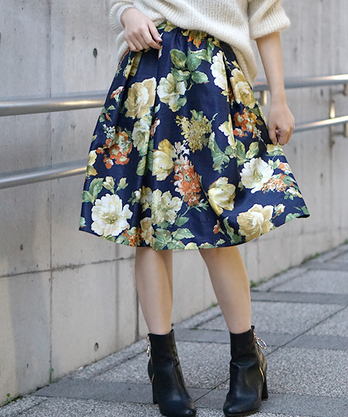 laboratory work（ラボラトリーワーク）の「フラワープリントタックギャザースカート（スカート・レディース・オフホワイト/ネイビー/イエロー・MEDIUM）」の3枚目の写真