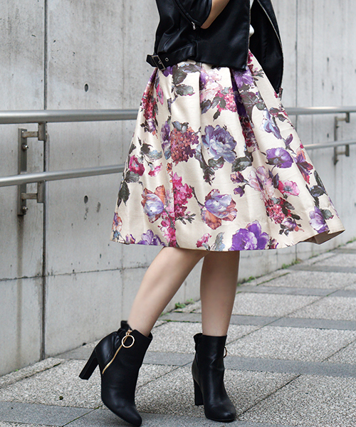 laboratory work（ラボラトリーワーク）の「フラワープリントタックギャザースカート（スカート・レディース・オフホワイト/ネイビー/イエロー・MEDIUM）」の5枚目の写真