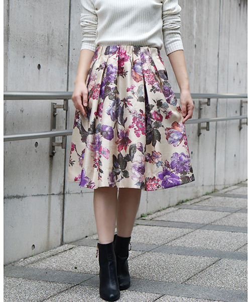 laboratory work（ラボラトリーワーク）の「フラワープリントタックギャザースカート（スカート・レディース・オフホワイト/ネイビー/イエロー・MEDIUM）」の8枚目の写真