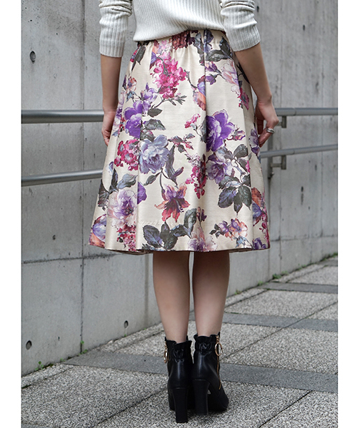 laboratory work（ラボラトリーワーク）の「フラワープリントタックギャザースカート（スカート・レディース・オフホワイト/ネイビー/イエロー・MEDIUM）」の10枚目の写真