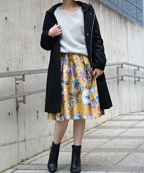 laboratory work（ラボラトリーワーク）の「フラワープリントタックギャザースカート（スカート・レディース・オフホワイト/ネイビー/イエロー・MEDIUM）」の6枚目の写真