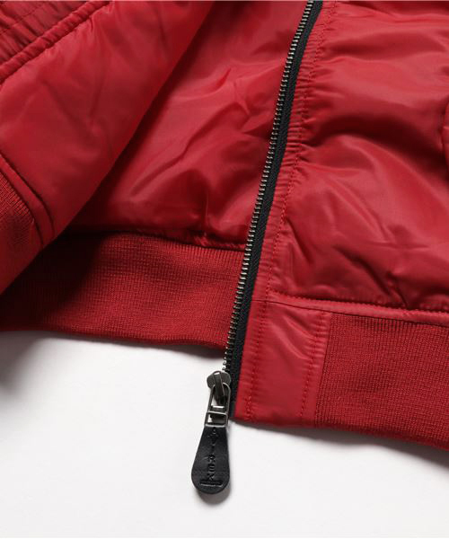 Right-on（ライトオン）の「【AVIREX】MA-1ブルゾン（ミリタリージャケット・キッズ・レッド・100/110/120/130/140）」の4枚目の写真