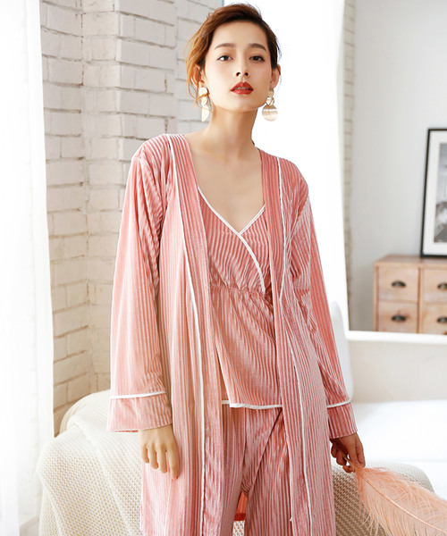 OSYAREVO（オシャレボ）の「3点セット リブベロア エレガンスルームウェア（ルームウェア/パジャマ・レディース・グレー/ワインレッド/グリーン系その他/ピンク系その他・MEDIUM/LARGE）」の4枚目の写真