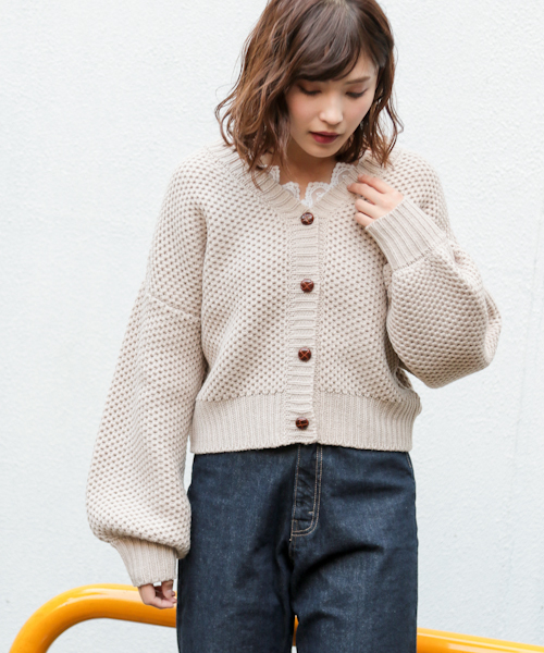 apres jour（アプレジュール）の「ハニカム編みＶカーディガン【ZOZOTOWN限定アイテム】（カーディガン/ボレロ・レディース・オフホワイト/ライトグリーン/モカ/ベージュ・フリー）」の4枚目の写真