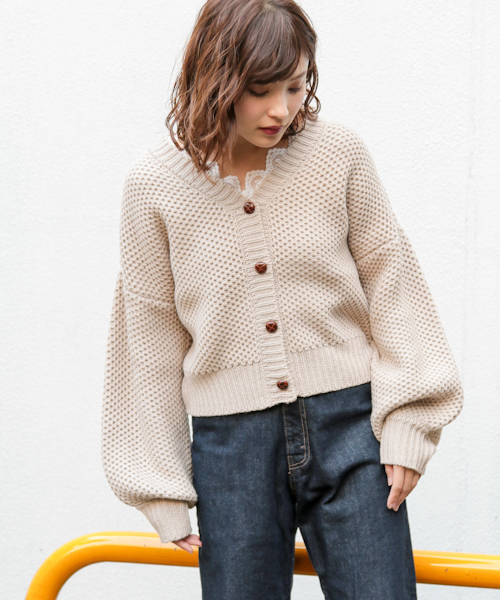 apres jour（アプレジュール）の「ハニカム編みＶカーディガン【ZOZOTOWN限定アイテム】（カーディガン/ボレロ・レディース・オフホワイト/ライトグリーン/モカ/ベージュ・フリー）」の7枚目の写真