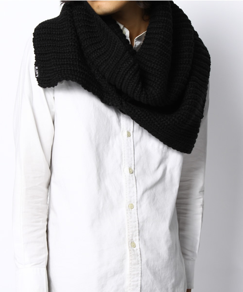 Lui's(ルイス)の「Lui's トールスヌード(ストール/ショール・メンズ・グレー/ネイビー/ブラック/ワインレッド・FREE)」の5枚目の写真