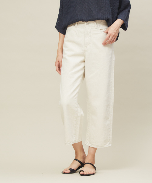 qualite（カリテ）の「【再入荷】e×qualiteストレートワイドデニム2019（デニムパンツ・レディース・インディゴブルー/アイボリー・40/38/36/34/32）」の2枚目の写真