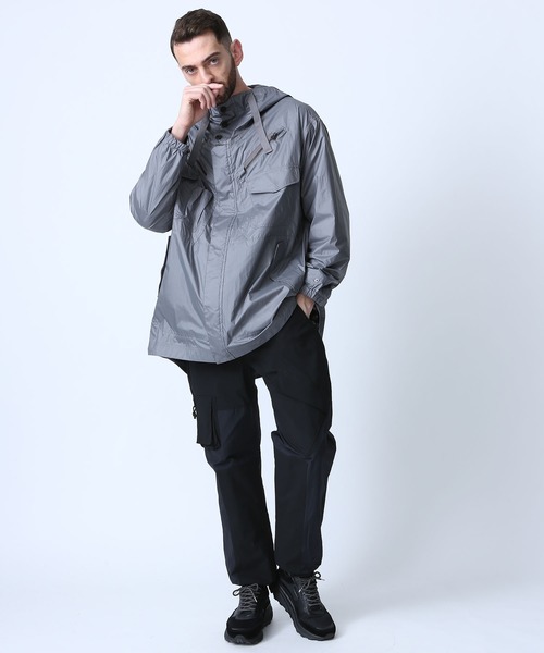 WHITE MOUNTAINEERING（ホワイトマウンテニアリング）の「【White Mountaineering】アノラックパーカー / WM1973201（パーカー・メンズ・ブラック/グレー・1/2/0/3）」の3枚目の写真