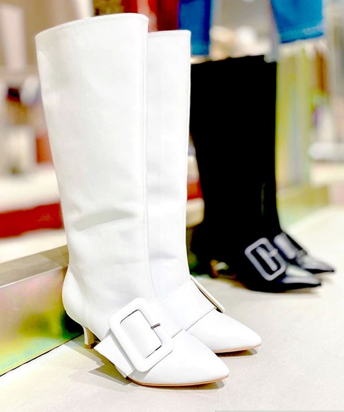 CAST:(キャスト)の「スクエアバックルロングブーツ(ブーツ)」|ホワイト