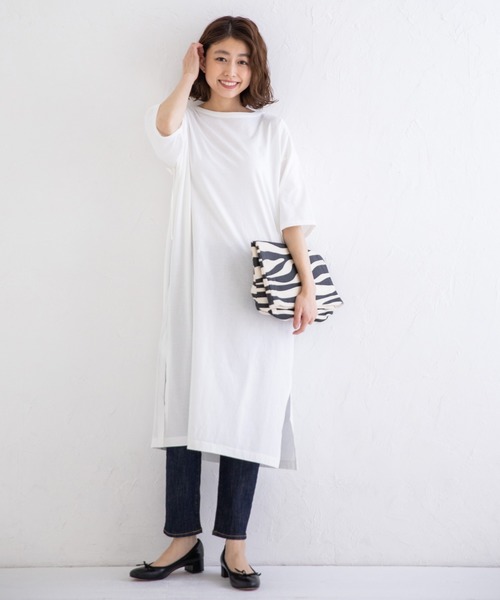 Munich(ミューニック)の「タンブラードライソフトジャージー 2WAYシャーリングTシャツワンピース(ワンピース・レディース・ホワイト/ブラック/ダークグレー/ライトベージュ・FREE)」の1枚目の写真