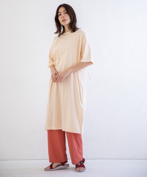 Munich(ミューニック)の「タンブラードライソフトジャージー 2WAYシャーリングTシャツワンピース(ワンピース・レディース・ホワイト/ブラック/ダークグレー/ライトベージュ・FREE)」の14枚目の写真