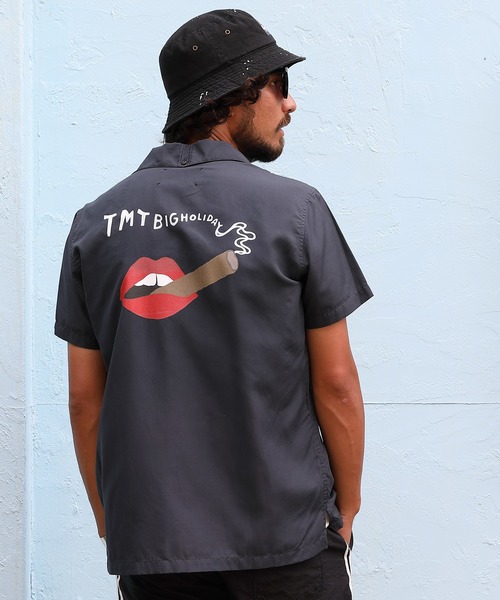 TMT（ティーエムティー）の「【なにわ男子　西畑大吾さん着用】CIGAR BACK-PRINT RAYON S/SL SHIRTS（シャツ/ブラウス・メンズ・サックスブルー/ブラック/アイボリー/グリーン・X-LARGE/SMALL/MEDIUM/LARGE）」の6枚目の写真