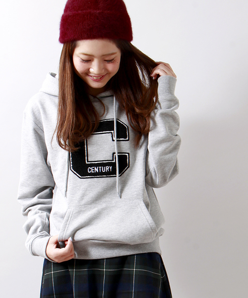 WEGO（ウィゴー）の「WEGO/イニシャルワッペンパーカー（パーカー・レディース・アイボリー/杢グレー/ネイビー/ワイン・FREE）」の3枚目の写真