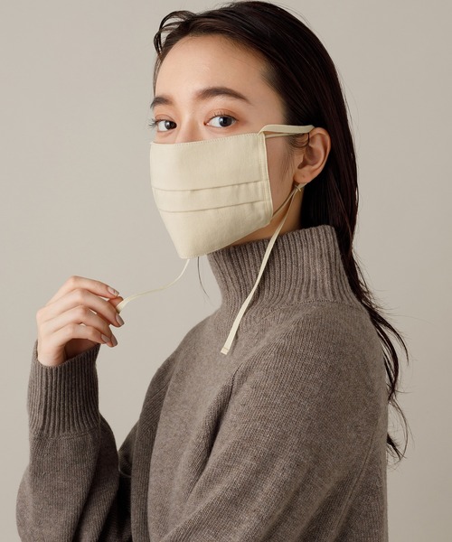 ADAM ET ROPE'(アダムエロペ)の「【WEB限定】イヤーリボンつきマスク(その他小物・レディース・ベージュ/オフホワイト/キナリ・FREE)」の2枚目の写真