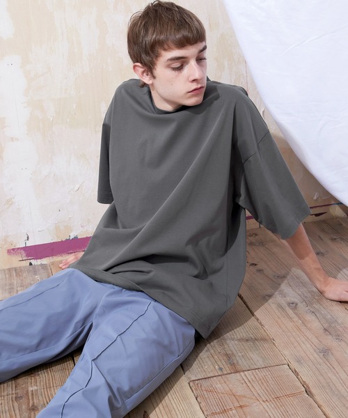 EMMA CLOTHES(エマクローズ)の「シルケットライク天竺 オーバーサイズS/Sカットソー 無地T トップス Tシャツ MERCERIZATION COTTON OVERSIZED SS TEE - EMMA CLOTHES-(Tシャツ/カットソー・メンズ・ホワイト/ブラック/グレー系その他/グリーン系その他/ブルー系その他/パープル系その他/ライトベージュ/グレー系その他2・S/M/L)」の4枚目の写真