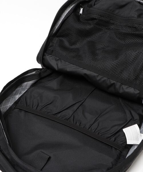 DAKINE(ダカイン)の「DAKINE メンズ MISSION 25L バッグ 【2020/2021年冬モデル】/ダカイン バックパック リュックサック(バックパック/リュック・メンズ・ブラック×ホワイト・FREE)」の4枚目の写真