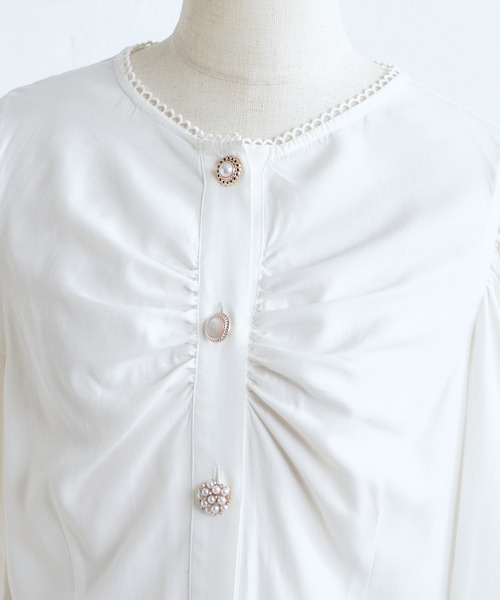 one after another NICE CLAUP（ワンアフターアナザーナイスクラップ）の「キラキラvintageボタンブラウス（シャツ/ブラウス・レディース・オフホワイト/ブラック/ベージュ・FREE）」の21枚目の写真