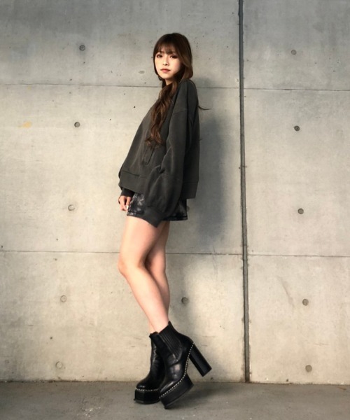 ENVYM（アンビー）の「切替ピグメントＰＯ（スウェット・レディース・ブラック/パープル/ブルー・FREE）」の11枚目の写真