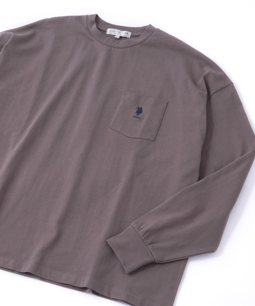 U.S. POLO ASSN.（ユーエスポロアッスン）の「U.S. POLO ASSN. / ユーエスポロアッスン 別注 ビッグシルエット ロゴ刺繍 ポケットロングTシャツ（Tシャツ/カットソー・メンズ・ラベンダー/ベージュ/ブラック/オリーブ/サックスブルー/ネイビー/ホワイト/ライトグリーン/スモーキーグリーン系1/ワインレッド/ブルーグレー/ダークグリーン/ブラウン/ライトイエロー/オレンジ/ホワイト×ブラック/ダークグレー・L/M/S/XL）」の9枚目の写真