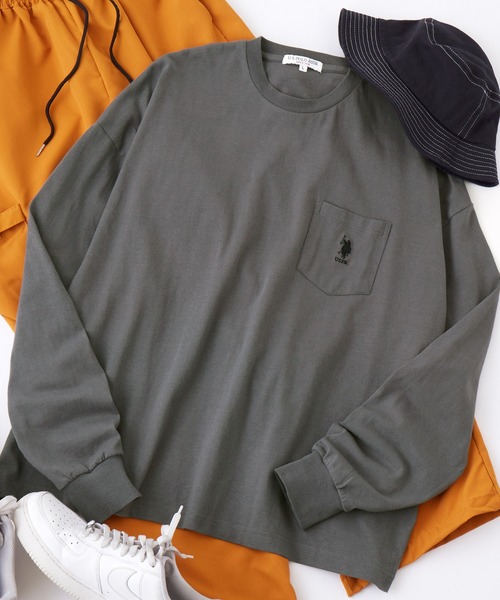 U.S. POLO ASSN.（ユーエスポロアッスン）の「U.S. POLO ASSN. / ユーエスポロアッスン 別注 ビッグシルエット ロゴ刺繍 ポケットロングTシャツ（Tシャツ/カットソー・メンズ・ラベンダー/ベージュ/ブラック/オリーブ/サックスブルー/ネイビー/ホワイト/ライトグリーン/スモーキーグリーン系1/ワインレッド/ブルーグレー/ダークグリーン/ブラウン/ライトイエロー/オレンジ/ホワイト×ブラック/ダークグレー・L/M/S/XL）」の4枚目の写真