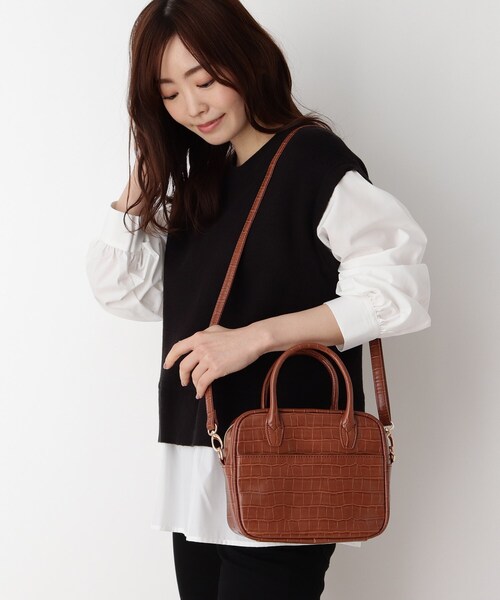 pink adobe（ピンクアドベ）の「◆【2WAY】スクエア ボストンバッグ（ボストンバッグ・レディース・ブラック系/ブラウン系9/ベージュ系/アイボリー系/ブルー系5・00）」の8枚目の写真