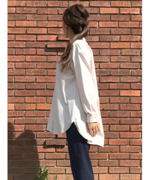 SUIT SELECT（スーツセレクト）の「チュニック丈・バンドカラーロングテールシャツ（シャツ/ブラウス・レディース・ブラック/ベージュ/モカ/ライトグレー/オフホワイト/ネイビー/ミント/ピンクベージュ・FREE）」の8枚目の写真