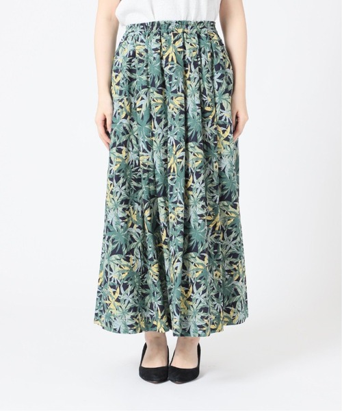 SLOBE IENA(スローブイエナ)の「タックフレアスカート【ウエストゴム/手洗い可能】◆(スカート・レディース・ネイビー・38/36)」の7枚目の写真