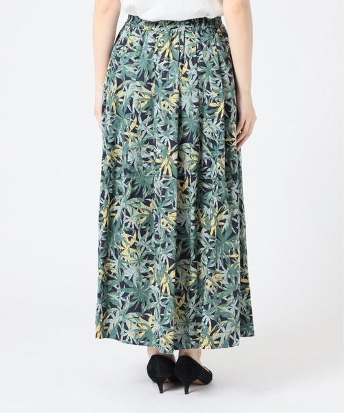 SLOBE IENA(スローブイエナ)の「タックフレアスカート【ウエストゴム/手洗い可能】◆(スカート・レディース・ネイビー・38/36)」の5枚目の写真