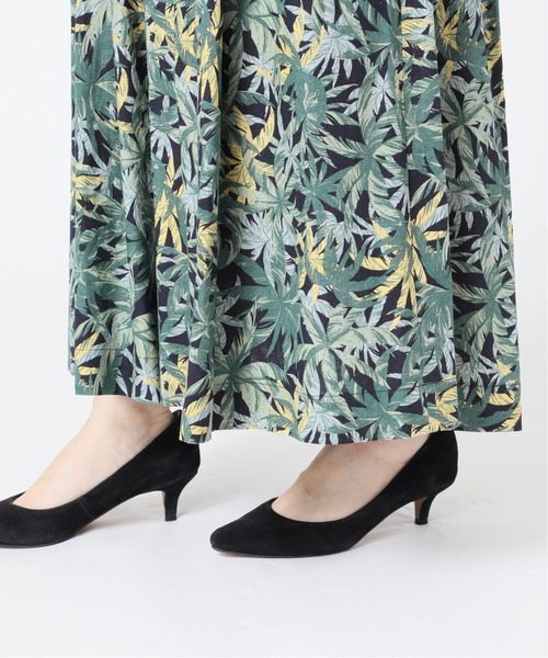 SLOBE IENA(スローブイエナ)の「タックフレアスカート【ウエストゴム/手洗い可能】◆(スカート・レディース・ネイビー・38/36)」の4枚目の写真