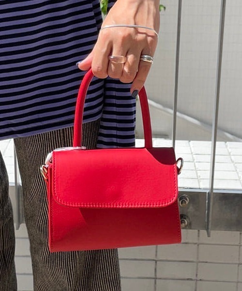 Ray BEAMS(レイビームス)の「AULENTTI / ワンハンドル バッグ(ショルダーバッグ・レディース・ネイビー/レッド・ONE SIZE)」の1枚目の写真