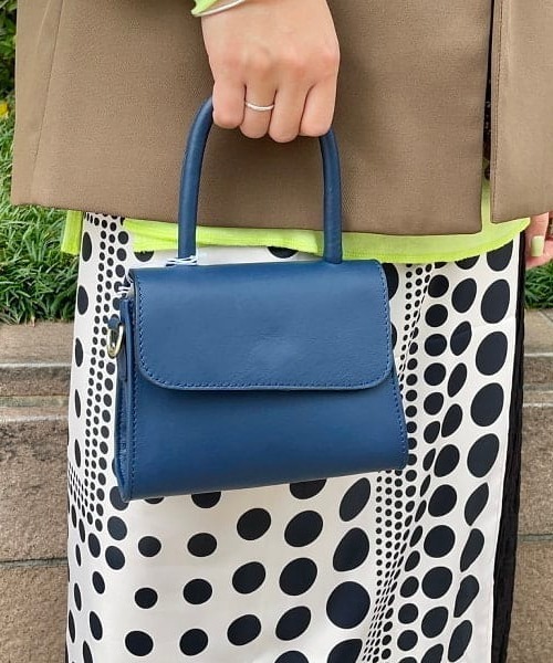 Ray BEAMS(レイビームス)の「AULENTTI / ワンハンドル バッグ(ショルダーバッグ・レディース・ネイビー/レッド・ONE SIZE)」の16枚目の写真