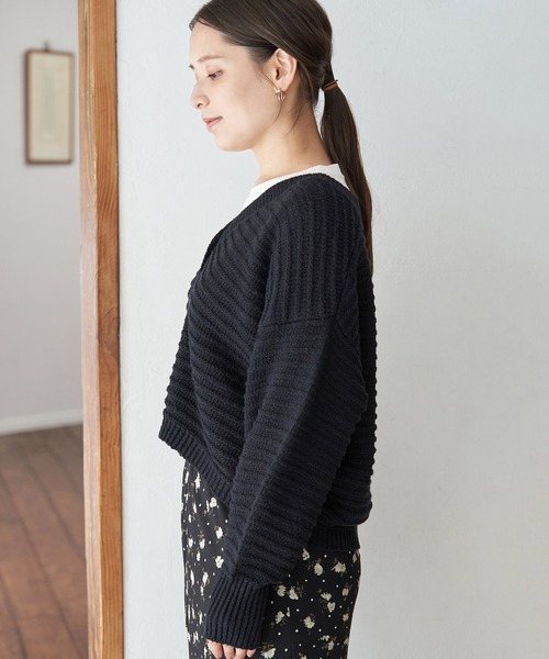 ROPE' PICNIC（ロペピクニック）の「リリーヤーンショート丈ニットカーディガン（カーディガン/ボレロ・レディース・ブラック/ホワイト/ベージュ/グリーン・38）」の15枚目の写真