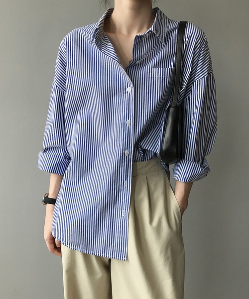 me+em select(ミームセレクト)の「※※【 無地 / ストライプ 】変形バックスリットBIGシャツ(シャツ/ブラウス・レディース・ホワイト/ブラック/ネイビー/グレー/ブラック系その他・FREE)」の5枚目の写真